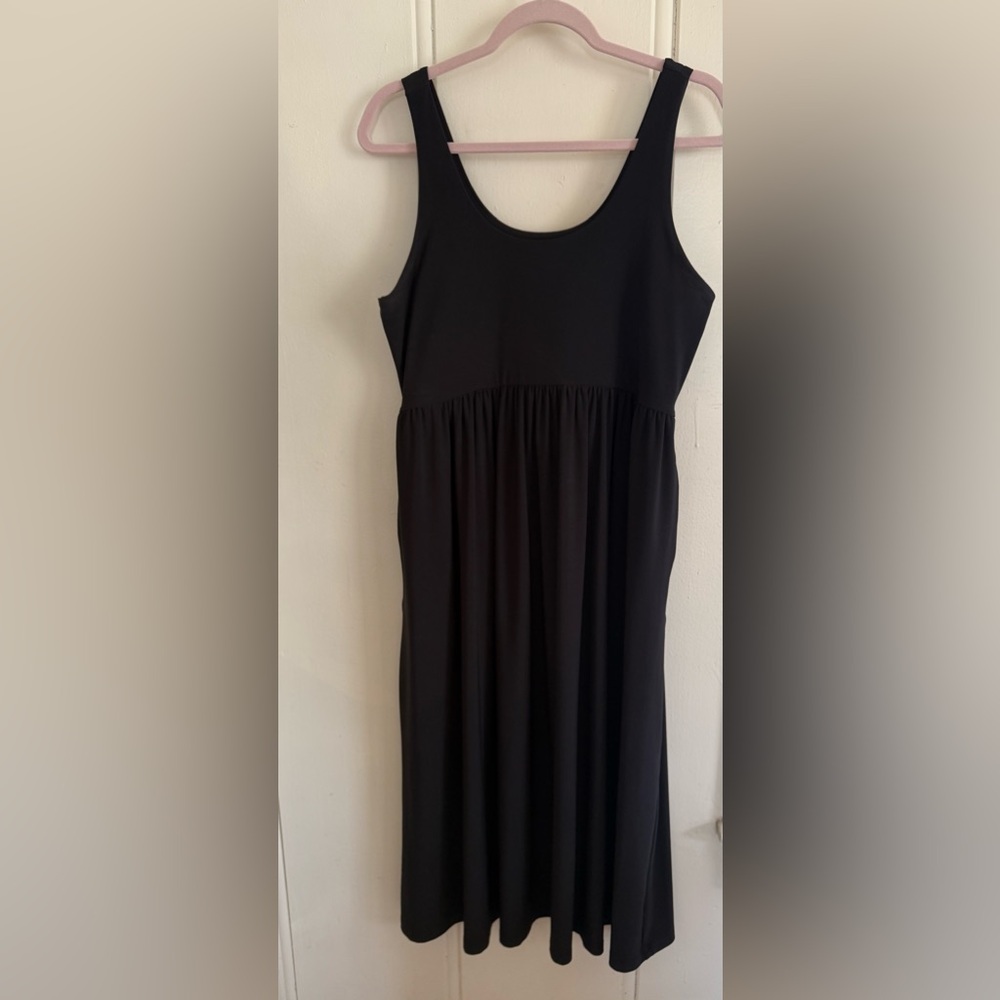 Simply Vera Vera wang Black Midi Dress with pockets